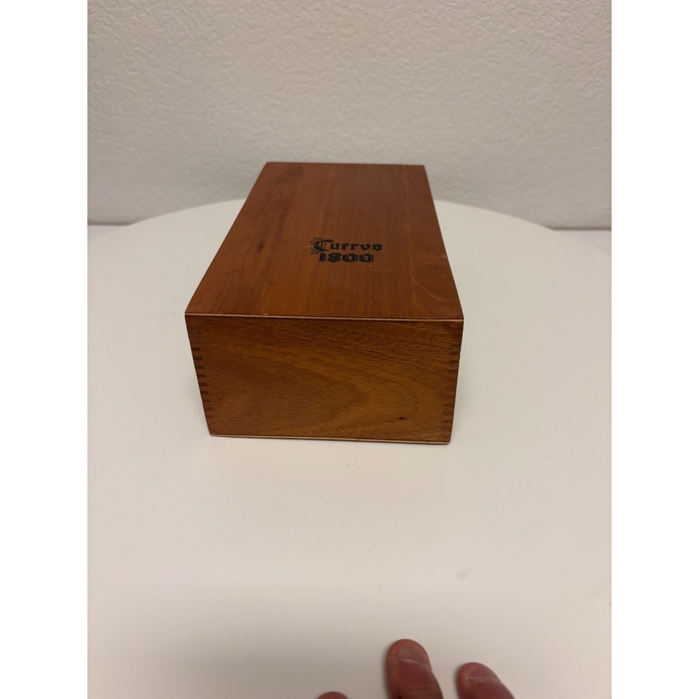 Vintage Cuervo 1800 Tequila Wooden Box Keepsake Storage Display Decor Rustic - Picture 10 of 10